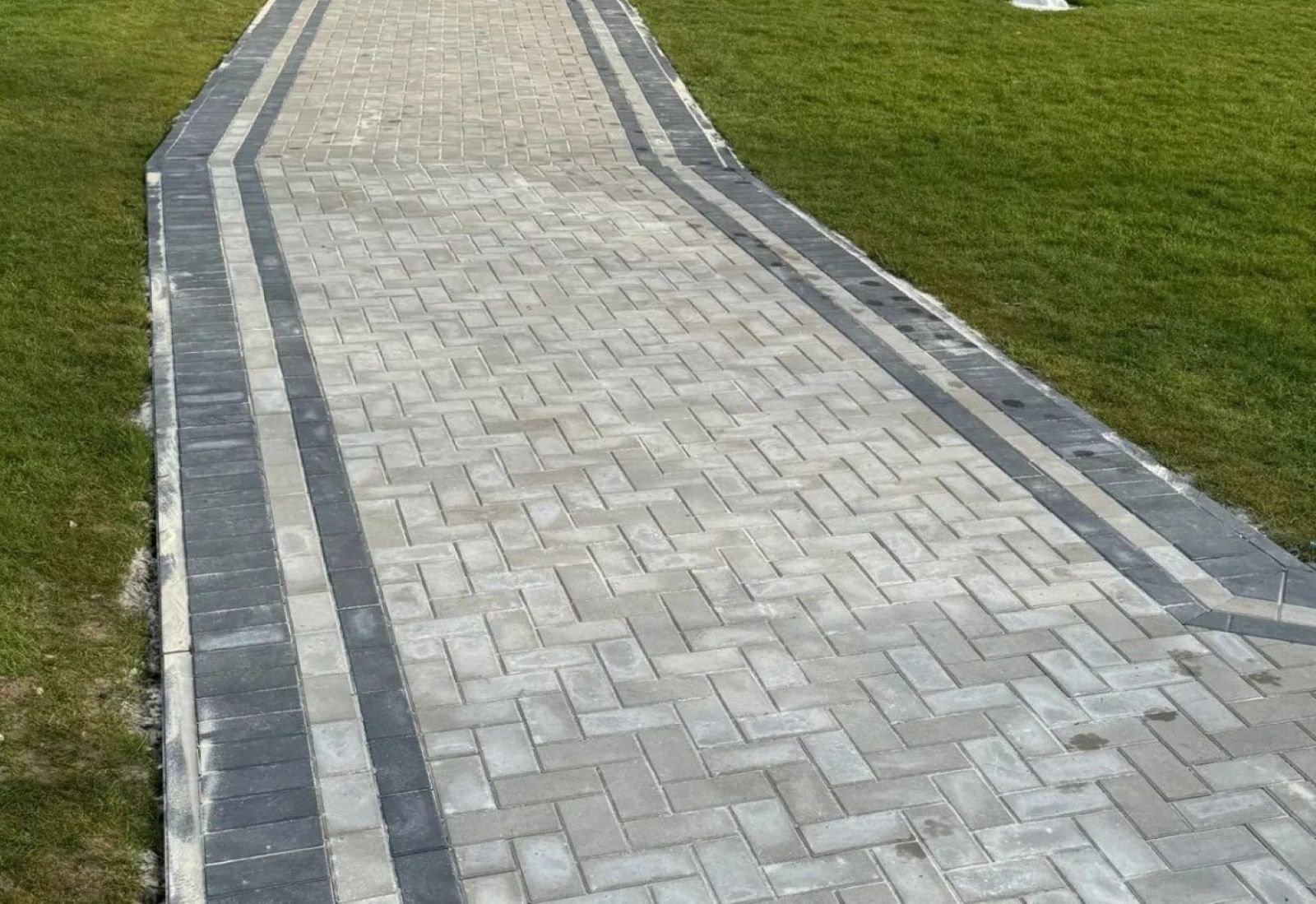 Einfahrt mit Pflastersteinen Berlin-Reinickendorf – Fischer Pflasterbau Berlin